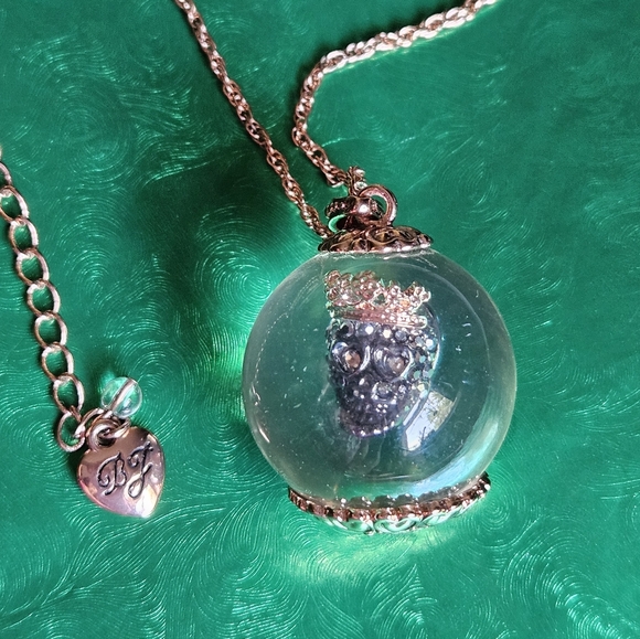 💀🔮Betsey Marcasite Colored Stone Skull inside Crystal Ball Globe - NWOT🔮💀 - Picture 10 of 13